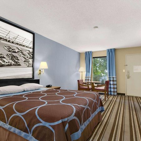 Super 8 By Wyndham Oxford Motel Exterior photo