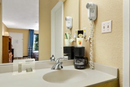 Super 8 By Wyndham Oxford Motel Room photo