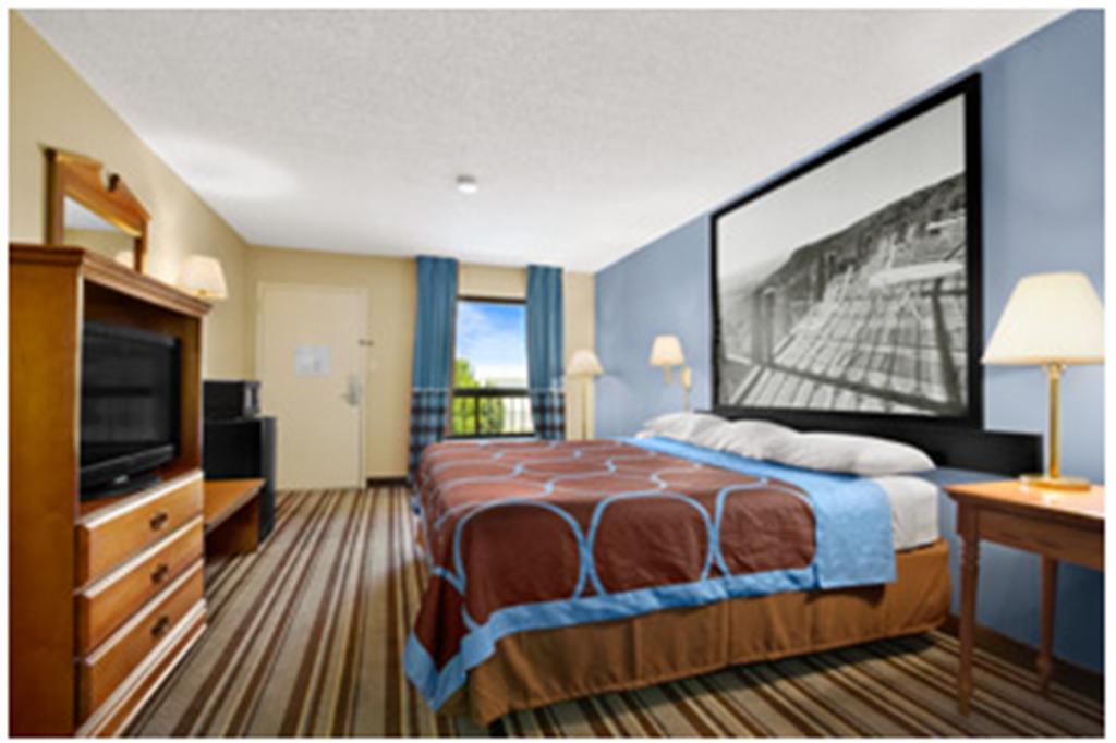 Super 8 By Wyndham Oxford Motel Room photo